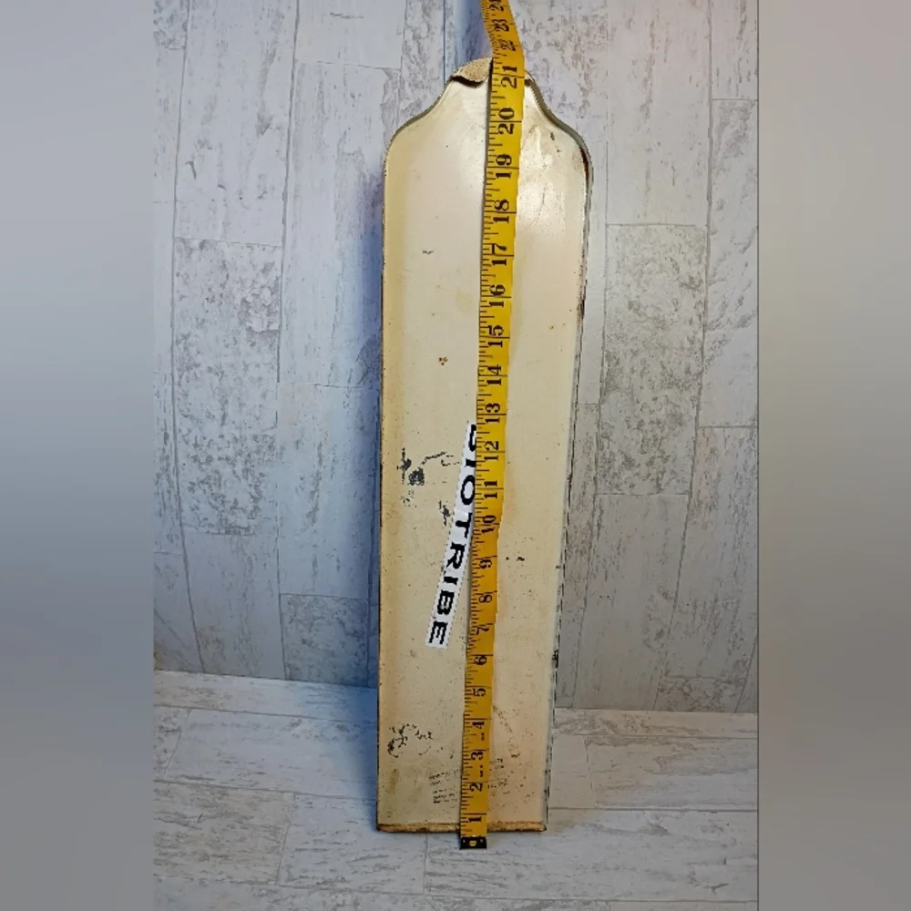 Vintage 1959’s/60’s wall mount mail organizer flower decor